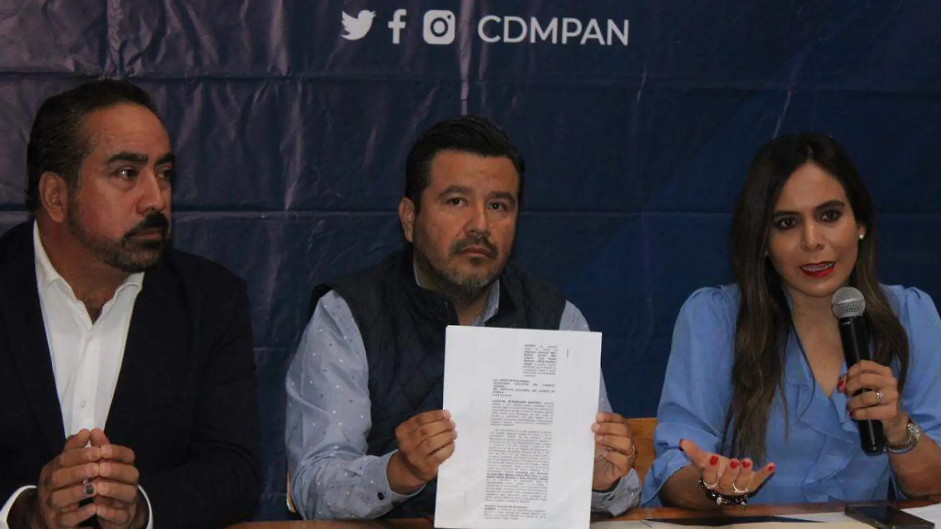 jesus zaldivar denuncia contra aspirante de Morena por espectaculares 